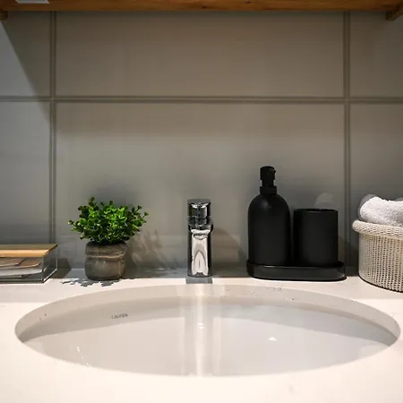 Διαμέρισμα Waterfront Lina *